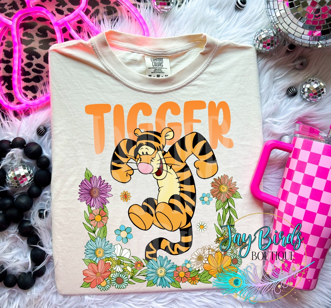 Floral Tigger Solid tee